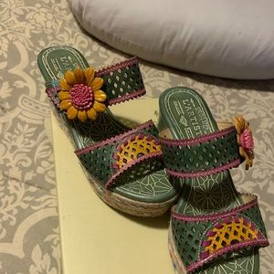 L’Artiste platform sandal. Like new, worn once.